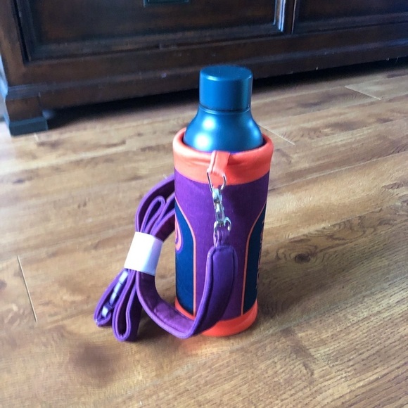 Marvel Black Panther “Wakanda Forever” steel water bottle with crossbody holder - Picture 4 of 7